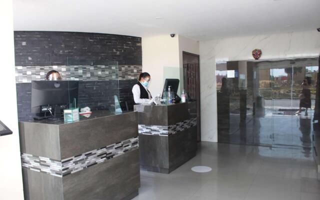 Best Western Plus Metepec & Suites