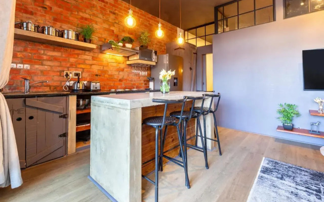 10 Oyster Walk