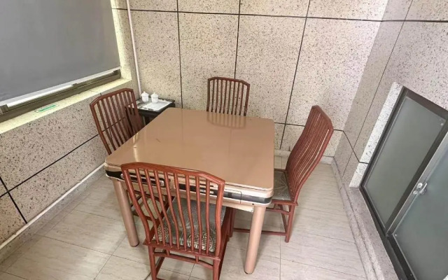 Vienna International Hotel (Haikou Old Town High-speed Railway Station)