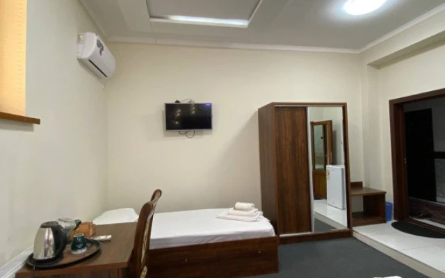 Parvina Hotel