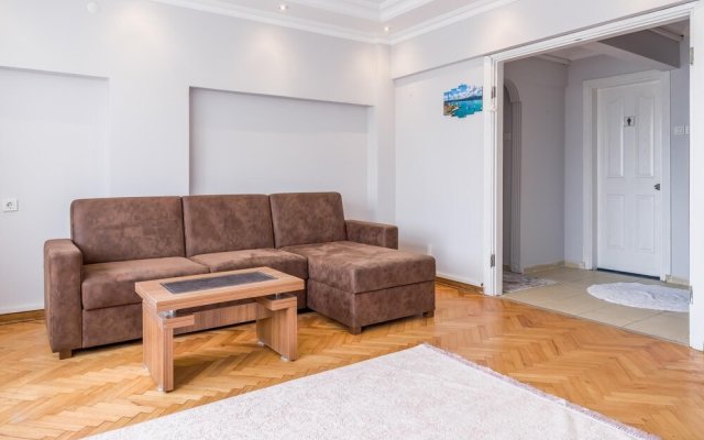 centrally located spacious modern flat in bakirkoy