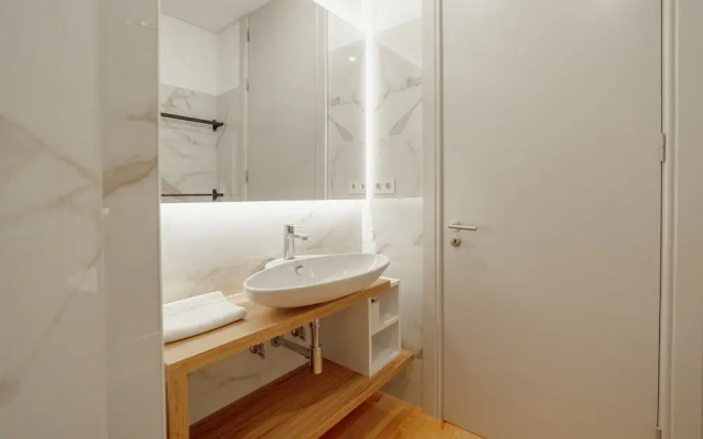 Heart OF Porto Apartment E Duplex by Vacationy