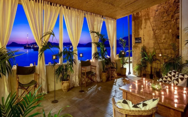 Villa Lola - Four Bedroom Villa With Sea View