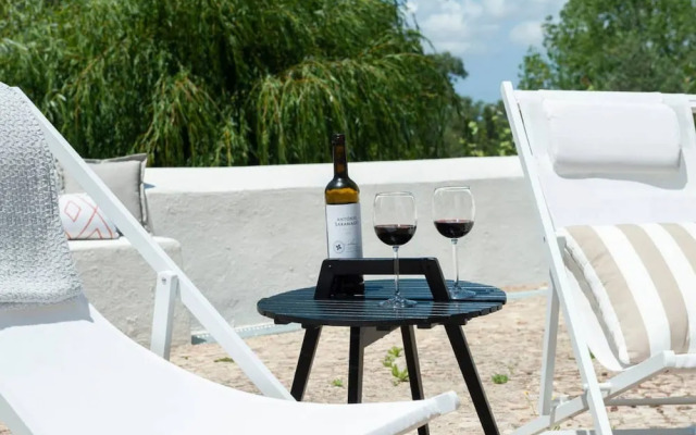 Pine Tree House in Azeit o