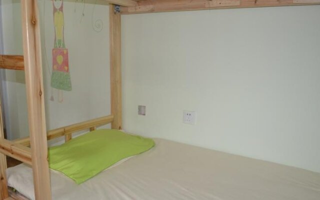 Linxi Xiaozhu Youth Hostel