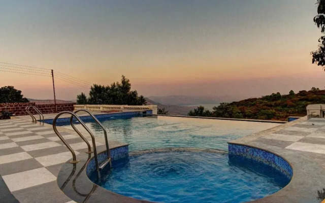Royal Resort