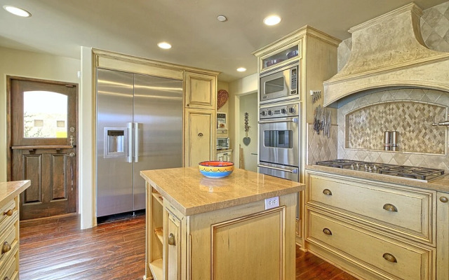 Large Ventura Keys Waterfront 4 Bedroom Home