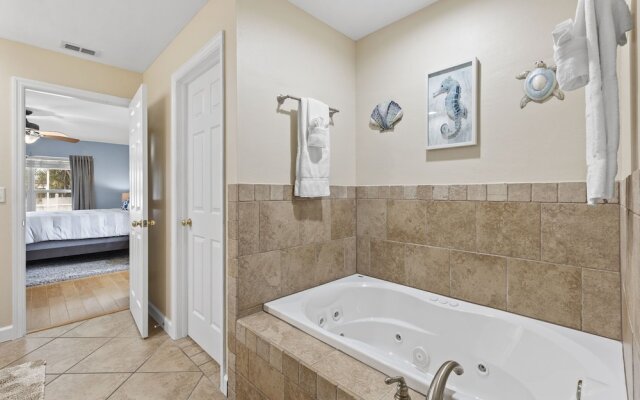 Whispering Palms Villa