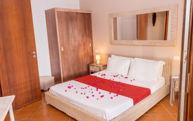 AJP Holidays - Porto Antigo 2 Beachfront Apartment