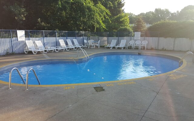 Americas Best Value Inn - Mentor
