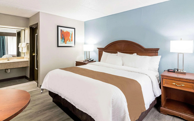 Quality Inn Knoxville