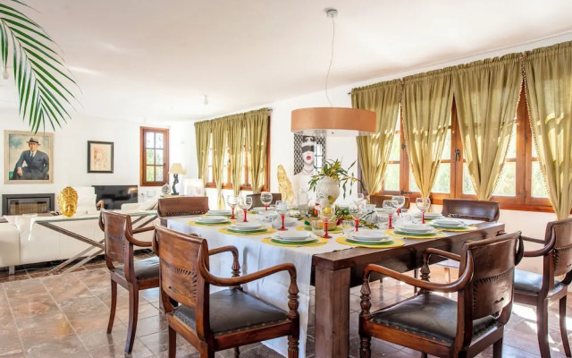 San Josep 6-bed Villa, Sleeps 14, Pool & Sea View