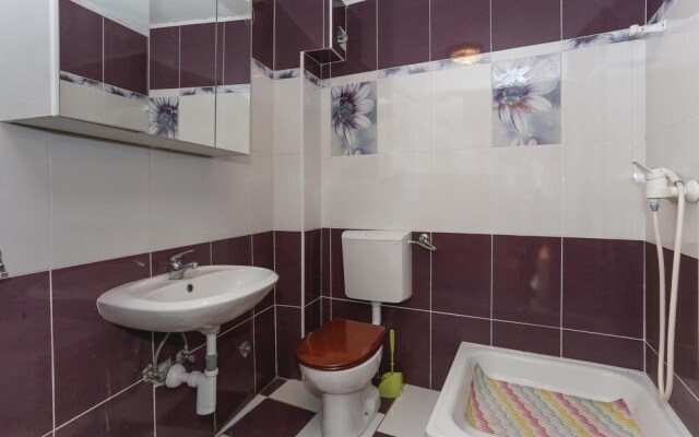 Awesome Home in Slatine With Wifi and 1 Bedrooms