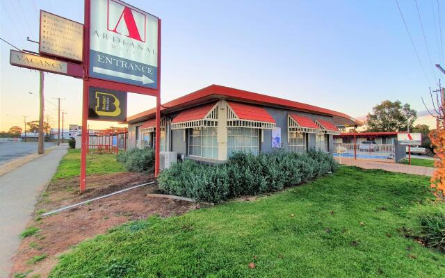 Ardeanal Motel West Wyalong