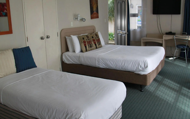 Asure Camelot Arms Motor Lodge