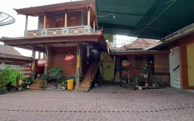 OYO 90031 Villa Papada