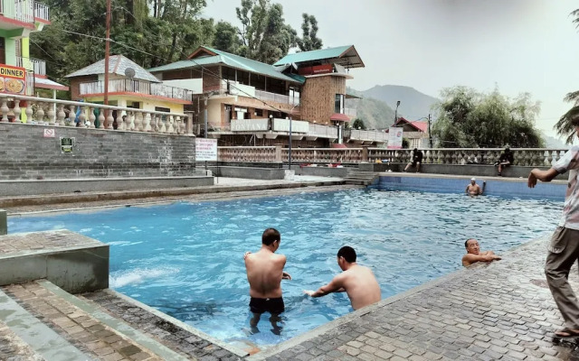 Hotel Adventure Inn 20 Metre from Swimming Pool