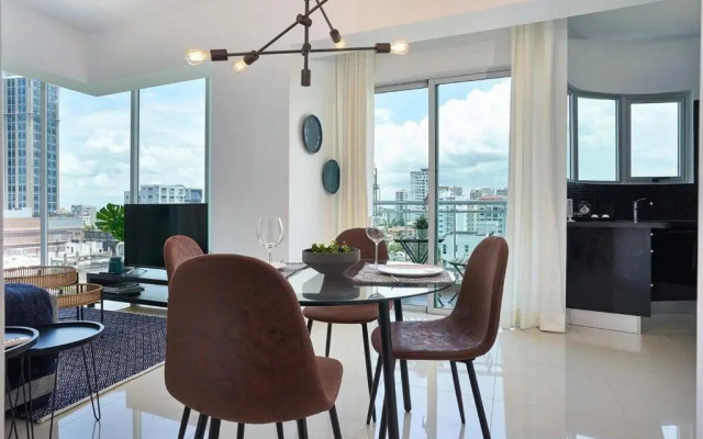 UPSCALE 1BR near BLUE MALL Rooftop YellowKey