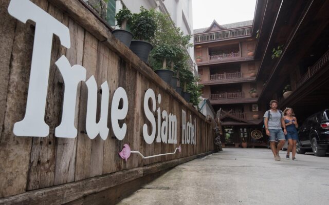 True Siam Rangnam Hotel