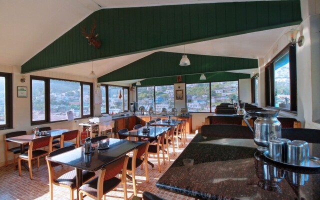 OYO 1611 Pine Borough Inn