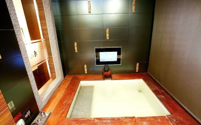 Yuma Hot Spring Hotel