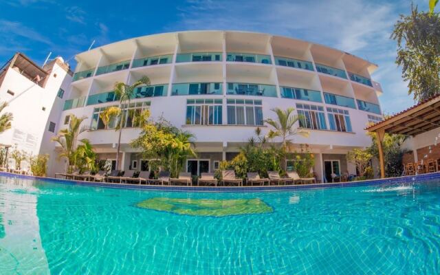 Hotel Rega Suites Guayabitos - Family & Kitchen