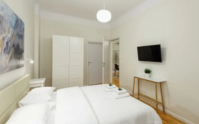 Trentatre, Nilie Hospitality MGMT