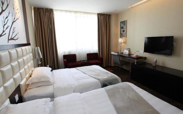 Kunming Long Way Hotel