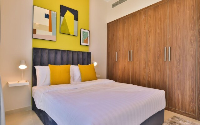 Grand 2BR Burj Khalifa Gym/pool by Belvilla