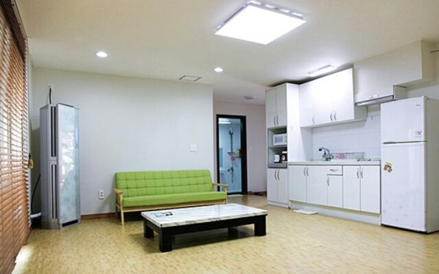 Gangneung Gyeongpo Hemoro Pension
