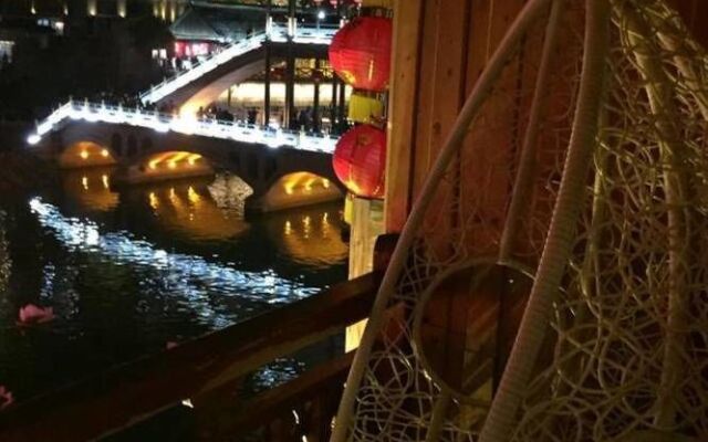 Yijian River View Guesthouse