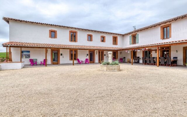 Fantastic Apartment With Whirlpool, Balcony, Deck-chairs