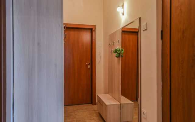 FM Deluxe 1-BDR Apartment - Iconic Donducov Boulevard