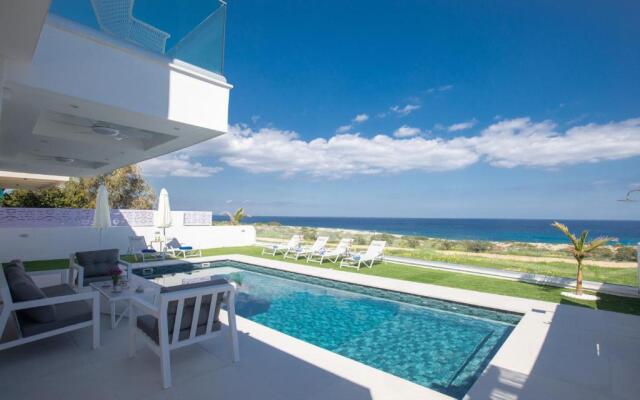 Artizan Seafront Villa 5