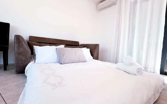 Spacious 1 Bedroom Apartment, Atlantica, Seapoint