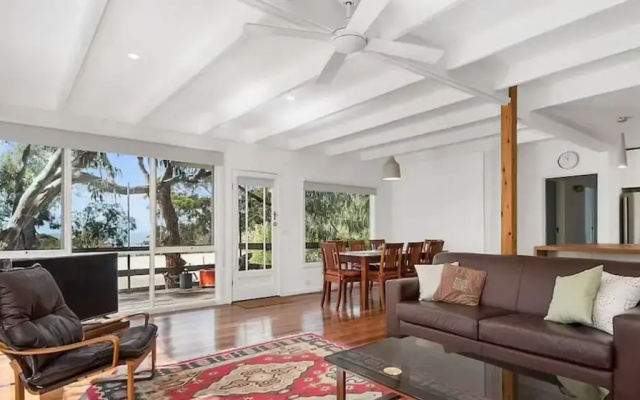 Whispering Gums Lorne Ocean Views Pet Friendly EV Charger