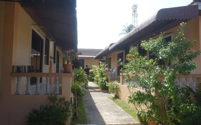 OYO 325 Naiyang Cottage (Vaccinated Staff)