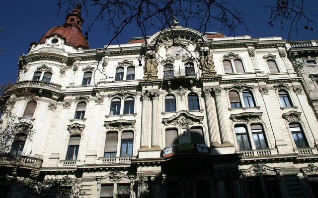 Central Market Apartments