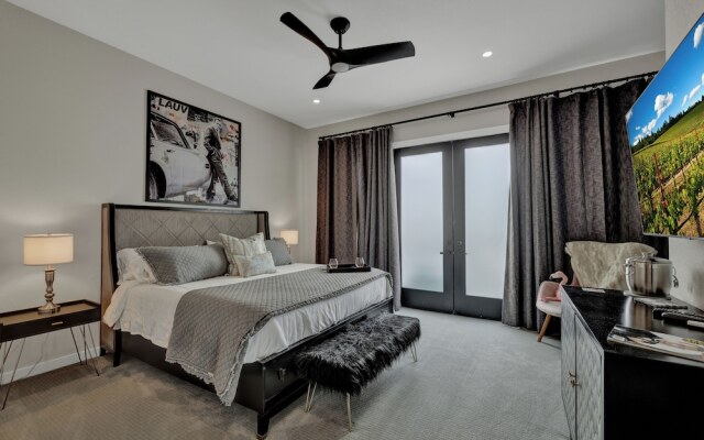 The Bentley Hotel - James Bond Suite - Pool View