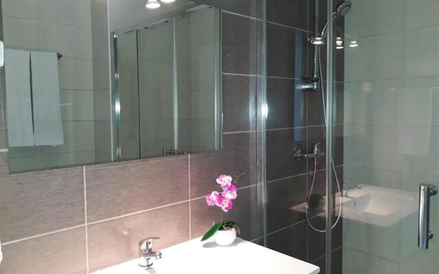 Torre 6- Vista Cidade, Aconchegante, 80mt Praia, Wifi