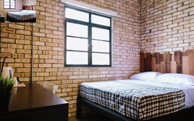 Paper Plane Hostel