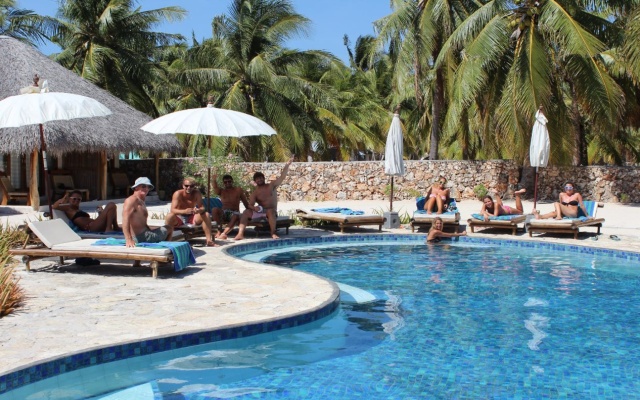 T-Land Resort – Pool – Nemberala