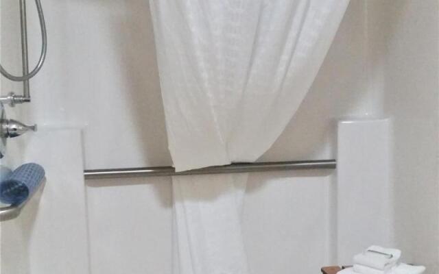 Rock Island Inn & Suites