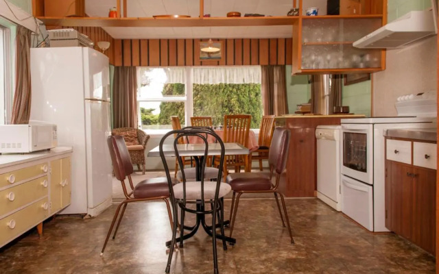 Holiday Haven - Whitianga Bach