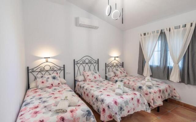 Cortijo Entre Pueblos Competa by Ruralidays