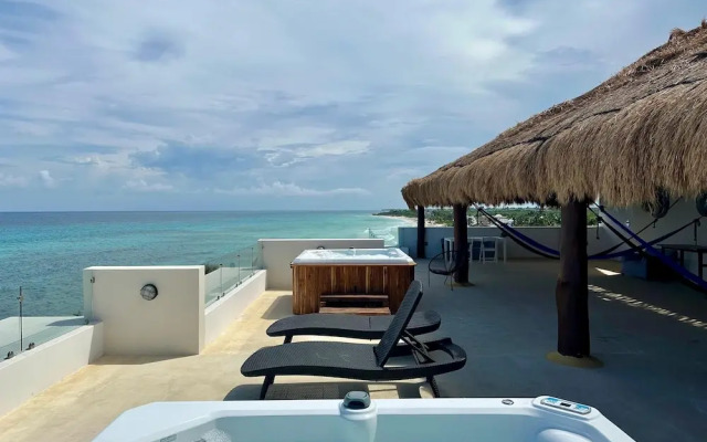 Angelina 28 Beachfront and Family Apartments - Modern and Relaxing Long Stays (20 min from Cancun Airport)