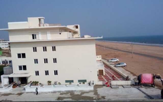 Hotel East West