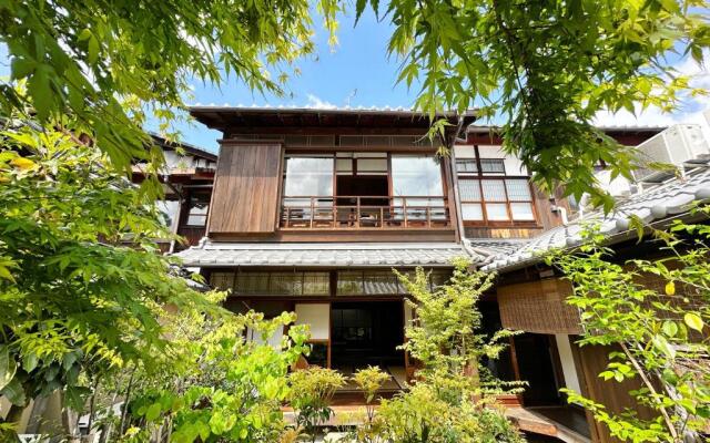 Inase Otsu Machiya Bed & Breakfast