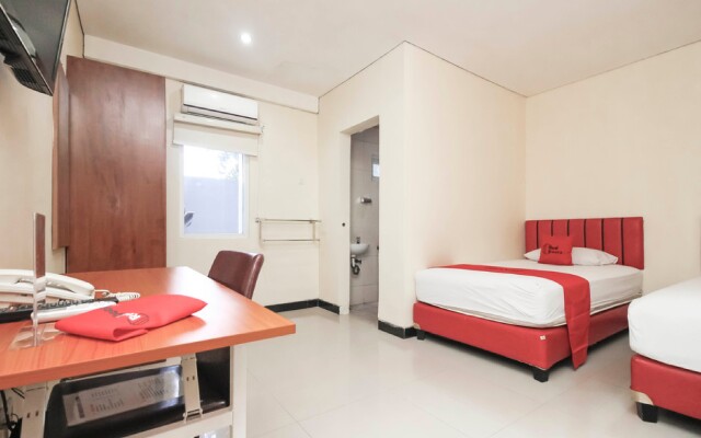 RedDoorz Plus @ Jalan Pemuda Jakarta