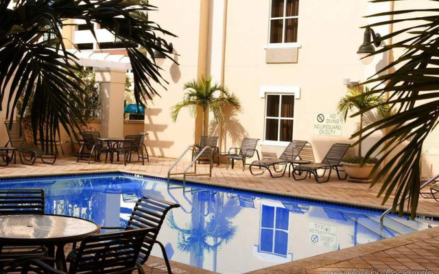 Hampton Inn & Suites St. Petersburg/Downtown